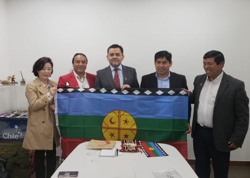 Alcaldes mapuche realizan gira internacional para potenciar sus comunas