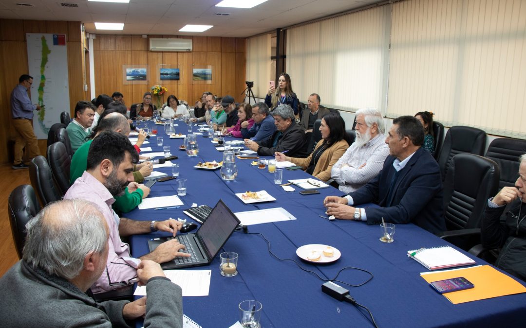 Dirigentas y dirigentes de las Organizaciones Campesinas Nacionales para tratar los desafíos y políticas públicas relacionadas al sector en el seminario: Avances y desafíos a un año de Gobierno.